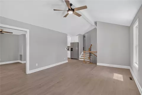 Living - 712 Beech Dr, Seneca, SC 29678 photo 3 of 6