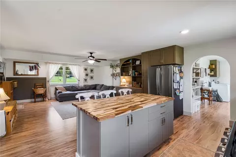 Kitchen - 104 Owens Rd, Pendleton, SC 29670 photo 4 of 9