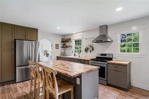 Kitchen - 104 Owens Rd, Pendleton, SC 29670 photo 7 of 9