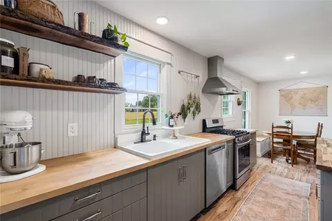 Kitchen - 104 Owens Rd, Pendleton, SC 29670 photo 5 of 9