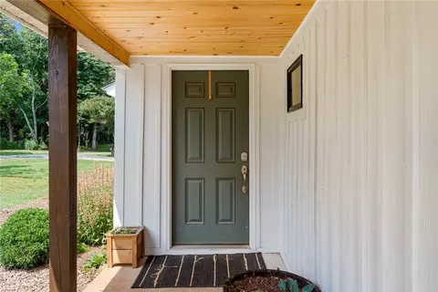 Exterior - 104 Owens Rd, Pendleton, SC 29670 photo 3 of 16