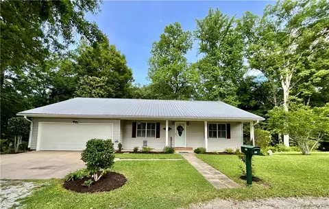 300 Playground Rd, Walhalla, SC 29691