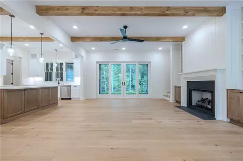 Living - 224 W Old Pendleton Rd, Central, SC 29630 photo 5 of 6