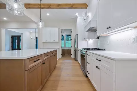 Kitchen - 224 W Old Pendleton Rd, Central, SC 29630 photo 5 of 6