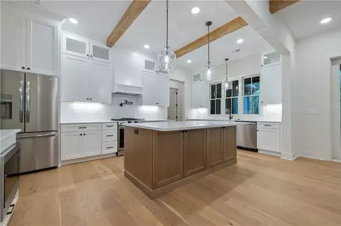 Kitchen - 224 W Old Pendleton Rd, Central, SC 29630 photo 3 of 6