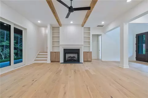 Living - 224 W Old Pendleton Rd, Central, SC 29630 photo 2 of 6