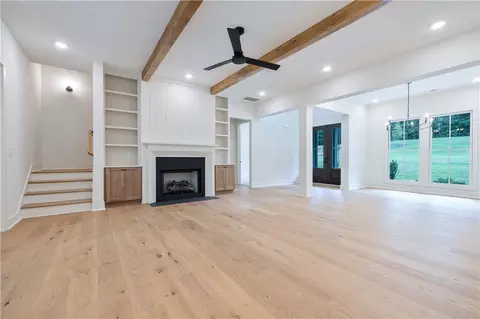 Living - 224 W Old Pendleton Rd, Central, SC 29630 photo 4 of 6