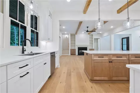 Kitchen - 224 W Old Pendleton Rd, Central, SC 29630 photo 6 of 6