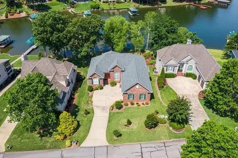 113 Reedy Cove Ln, Greenwood, SC 29649