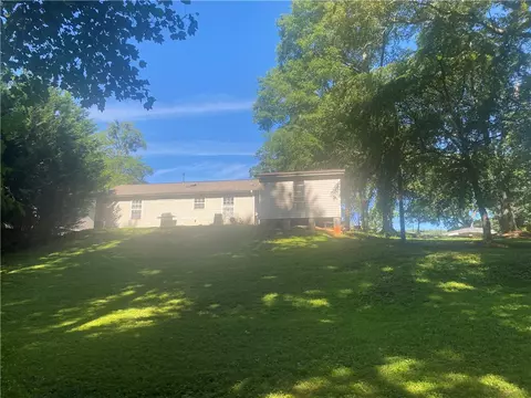 756 Maple Dr, Greer, SC 29651 photo 2