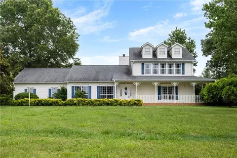 104 Wren Crossing Ct, Easley, SC 29642