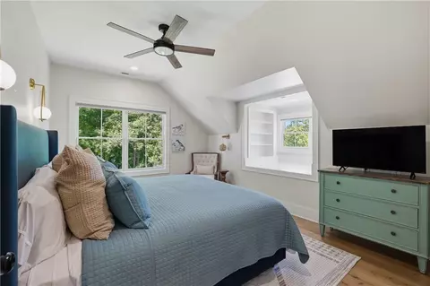 Bedroom - 305 Harbor Dr, Seneca, SC 29678 photo 4 of 7
