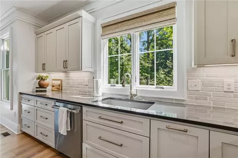 Kitchen - 305 Harbor Dr, Seneca, SC 29678 photo 2 of 3