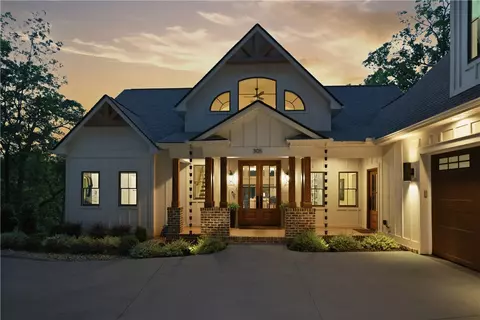 Exterior - 305 Harbor Dr, Seneca, SC 29678 photo 2 of 12