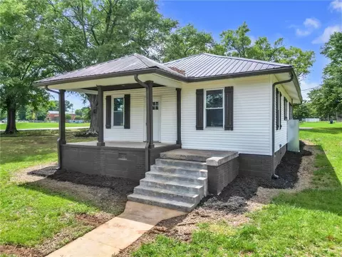 Exterior - 301 Anderson St, Pelzer, SC 29669 photo 3 of 6