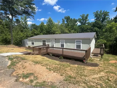 303 Manor Ln, Seneca, SC 29672