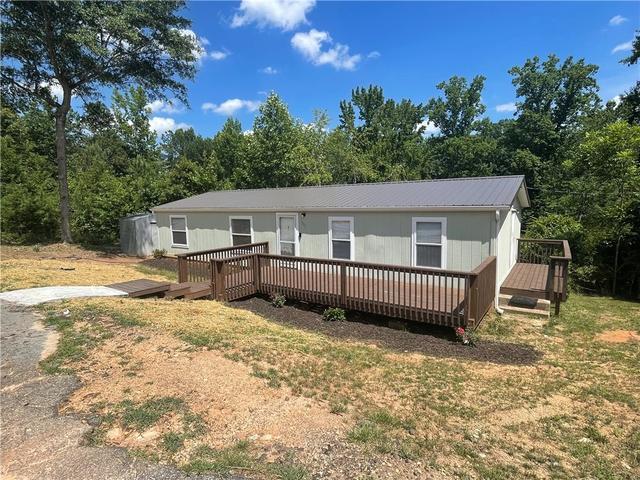 303 Manor Ln, Seneca, SC 29672