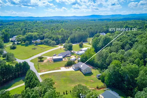 View/Area - 405 Pawnee Dr, Walhalla, SC 29691 photo 3 of 5