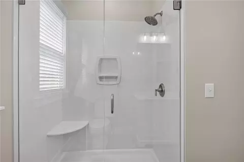 Bath - 405 Pawnee Dr, Walhalla, SC 29691 photo 2 of 3