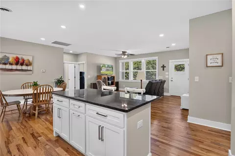 405 Pawnee Dr, Walhalla, SC 29691 photo 10