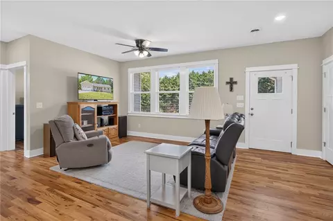 Living - 405 Pawnee Dr, Walhalla, SC 29691 photo 1 of 1