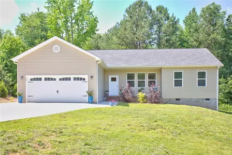 405 Pawnee Dr, Walhalla, SC 29691 photo 1