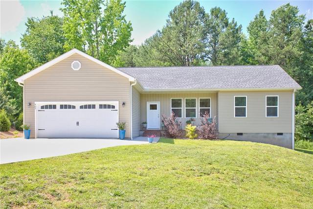 405 Pawnee Dr, Walhalla, SC 29691