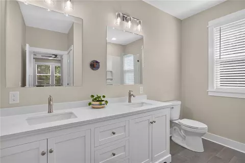 Bath - 405 Pawnee Dr, Walhalla, SC 29691 photo 1 of 3
