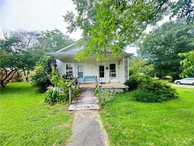 502 N Church St, Central, SC 29630