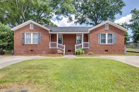 103 105 Woodrow St, Belton, SC 29627
