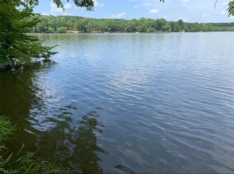333 Terrapin Pointe Pointe, Hodges, SC 29653