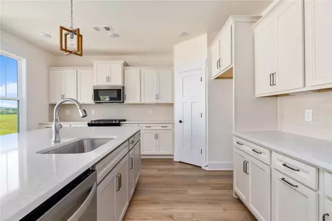 Kitchen - 134 Ridgeline Row, Central, SC 29630 photo 2 of 5