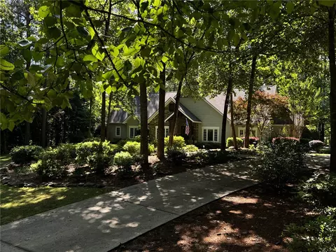 Exterior - 406 E Waterside Dr, Seneca, SC 29672 photo 4 of 8