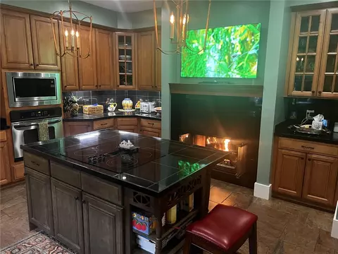 Kitchen - 406 E Waterside Dr, Seneca, SC 29672 photo 3 of 6
