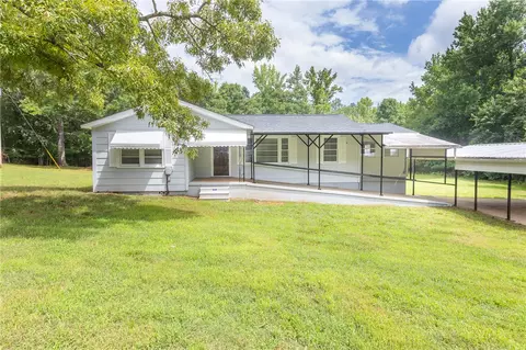 1317 E Broad St, Iva, SC 29655