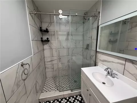 Bath - 302 Sirrine St, Honea Path, SC 29654 photo 3 of 4