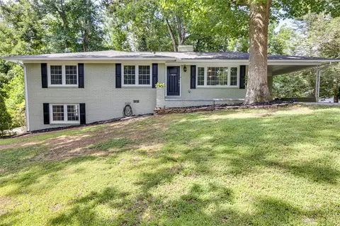 4030 Creekside Dr, Seneca, SC 29672