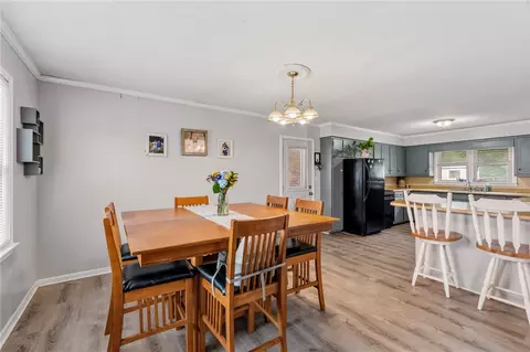 Dining - 114 1st St, Central, SC 29630 photo 1 of 3