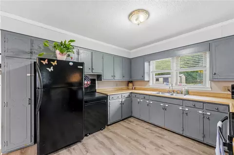 Kitchen - 114 1st St, Central, SC 29630 photo 4 of 5
