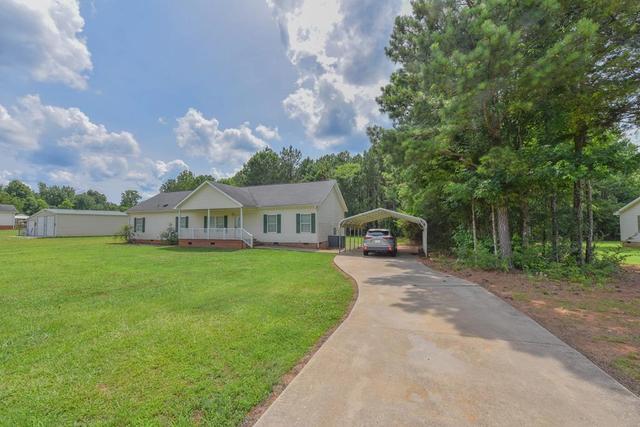105 Glenn Forest Dr, Hodges, SC 29653
