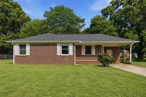 700 Woodmont Cir, Anderson, SC 29624