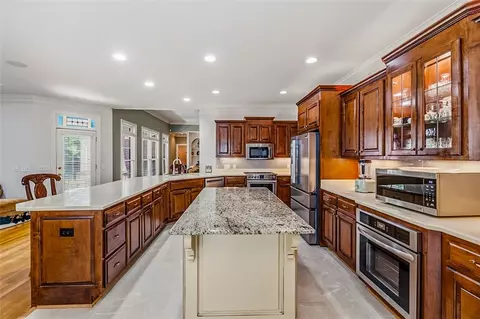 Kitchen - 616 Shefwood Dr, Easley, SC 29642 photo 3 of 6