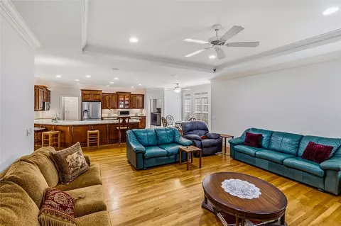 Living - 616 Shefwood Dr, Easley, SC 29642 photo 2 of 2