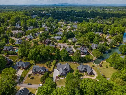 View/Area - 616 Shefwood Dr, Easley, SC 29642 photo 3 of 4