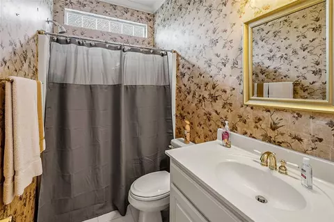 Bath - 616 Shefwood Dr, Easley, SC 29642 photo 4 of 4