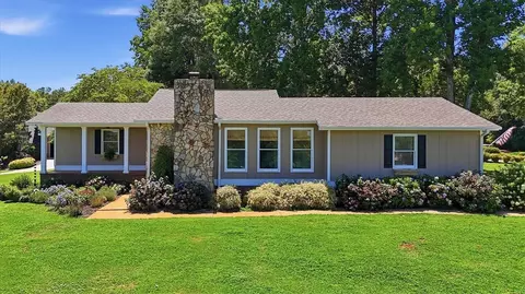 1800 Grandview Dr, Seneca, SC 29672