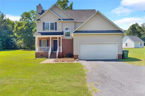 106 Pepperhill Ln, Greenwood, SC 29649