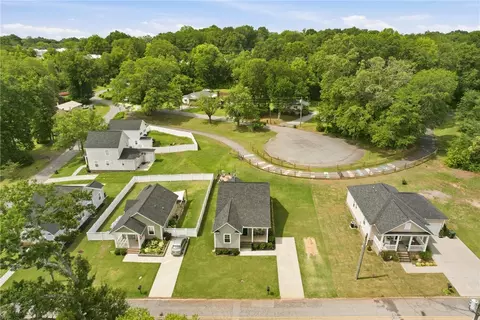 505 W D Ave, Easley, SC 29640 photo 23