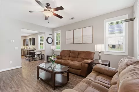 505 W D Ave, Easley, SC 29640 photo 4