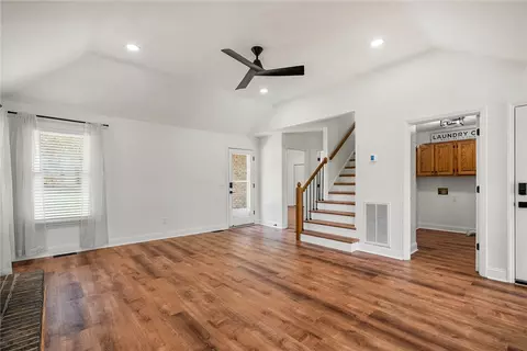 Living - 109 Prestwick Ct, Easley, SC 29642 photo 3 of 6